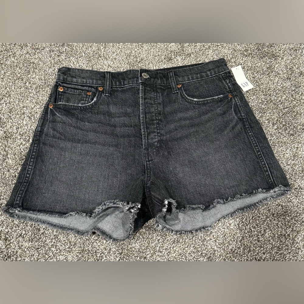 NWT Gap grey cheeky high rise shorts in size 30 / 10 button fly